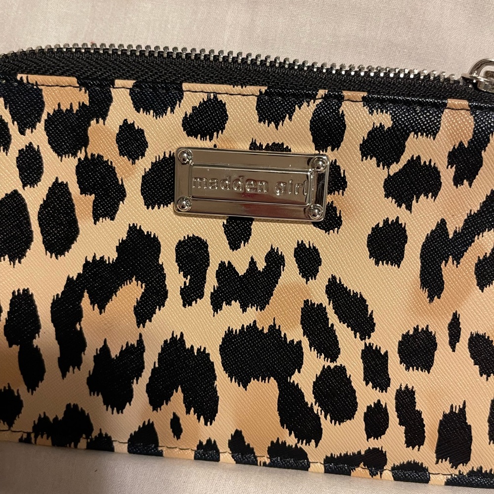 Pullout Pouch - Picture 3 of 4
